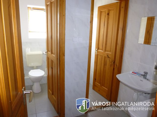 Kiváló Balatonparti, befektetési lehetőség!!!