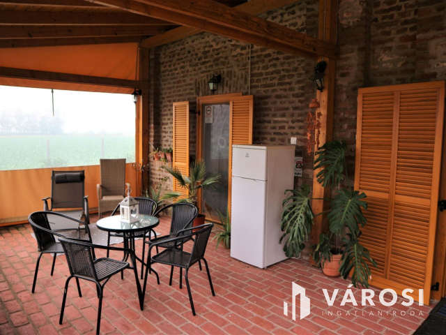 Komlósdon ház+gazdasági épület+14400m2 szántó jó gazdára vár