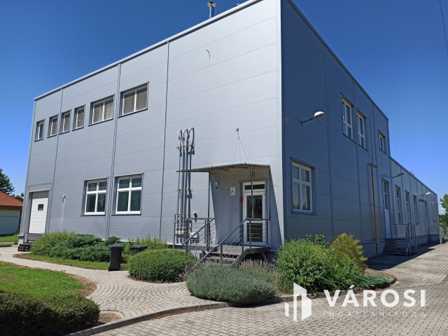 Ausztria határától mindössze 7 km-re korszerű telephely!