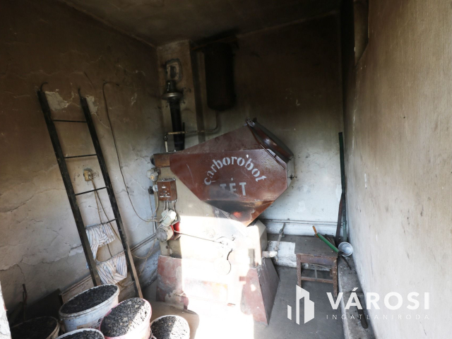 Két generációs gazdálkodásra alkalmas tanya