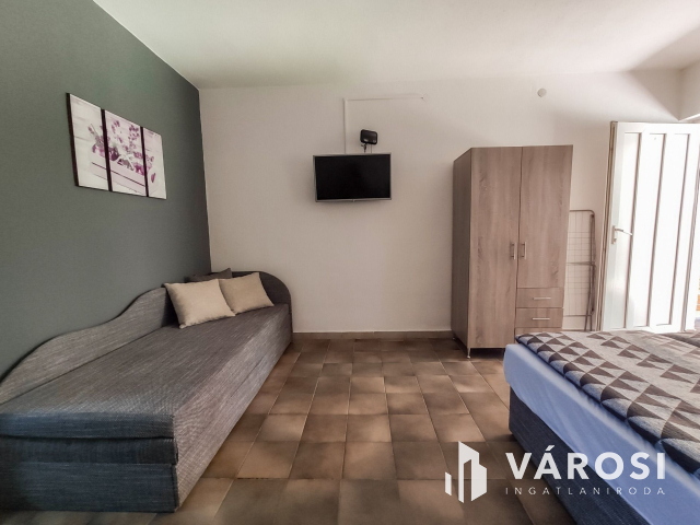 15 apartmanból álló apartmanház Siófokon