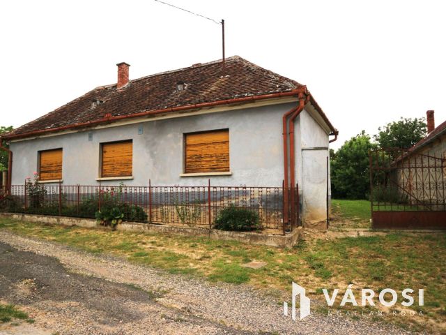 Hegyhátszentpéter gazdálkodásra és lakhatásra alkalmas eladó