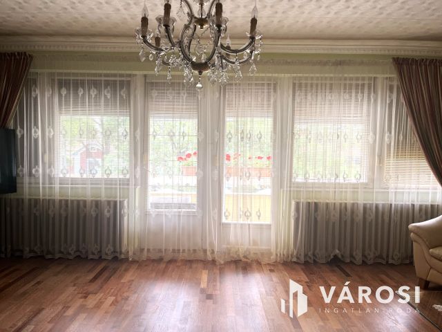 Népszerű Cukrászda + Elismert Cukrászüzem + Belvárosi otthon