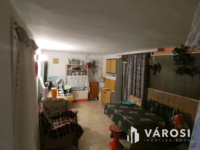 Ecséri templomrom (Révfülöp) közelében nyaraló eladó