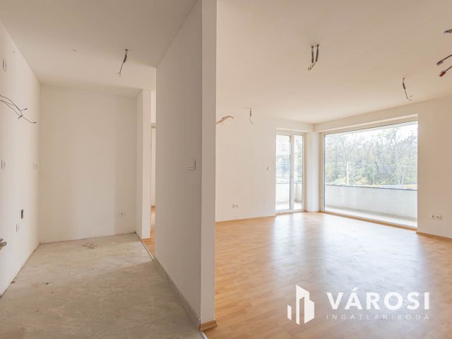Kulcsrakész lakás Péterhegyen D-F-4