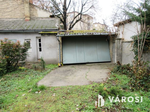 Bajai belvárosi polgári lakás