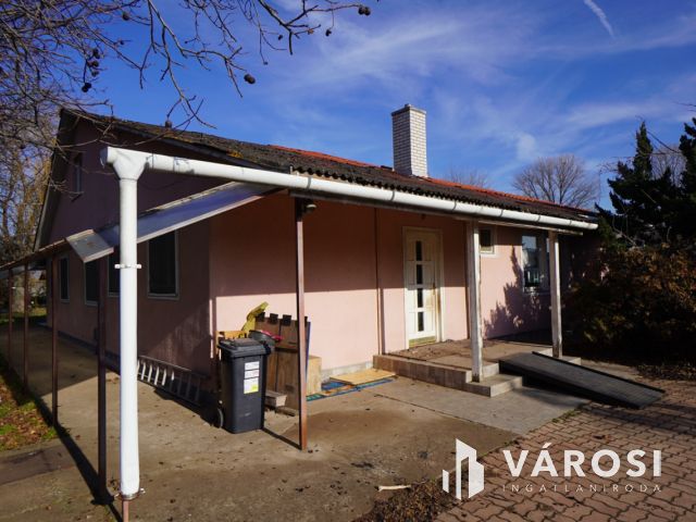 Telephely ár alatt Esztergomban!