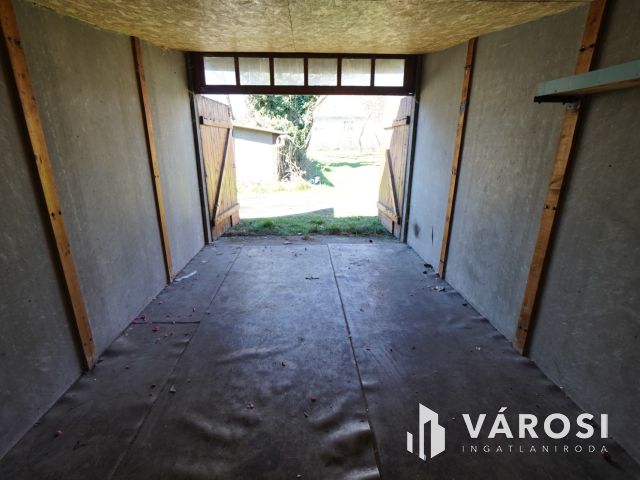 Eladó garázs Zuglóban!