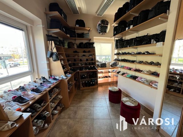 Figyelem!!! Belvárosi két lakás egyben, jó helyen eladó!