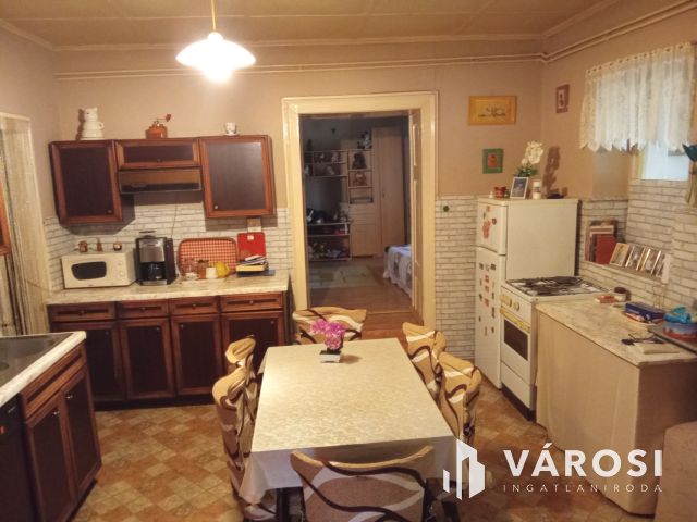 3 szobás ház, Csényén