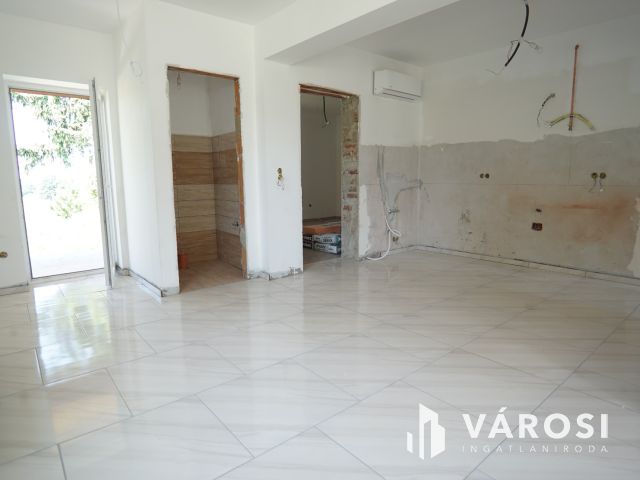 Csurgón, modern belső elosztású, felújított családi ház!