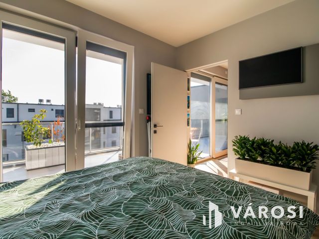 Luxus penthouse lakás Velencén