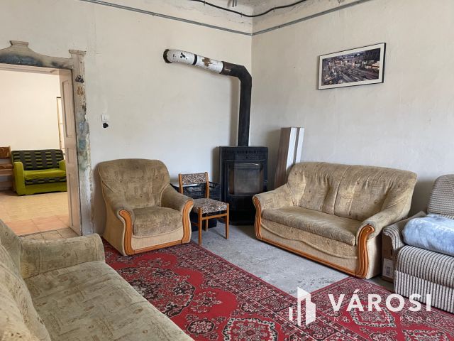 Saját ízlés szerint befejezhető parasztház eladó