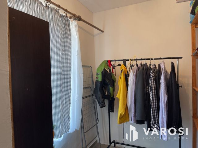 Saját ízlés szerint befejezhető parasztház eladó