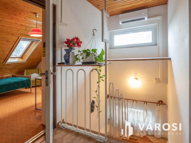 Kétgenerációs 6 szobás családi ház Szőregen