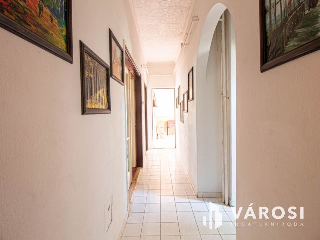 Tágas családi ház kivéletes környezetben