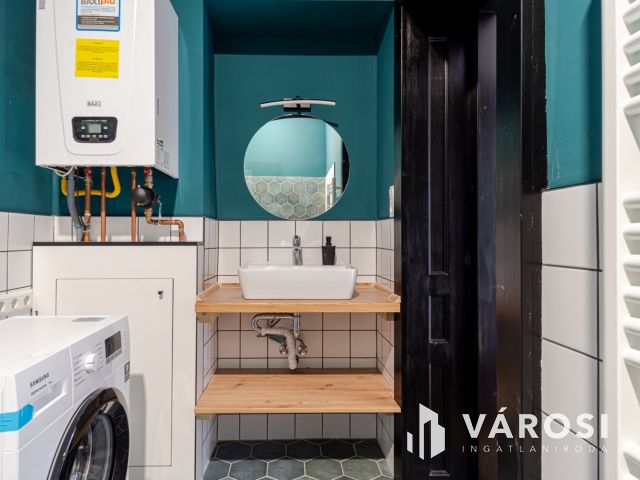 Kétlakásos kulcsrakész befektetés Reök-palotával szemben!