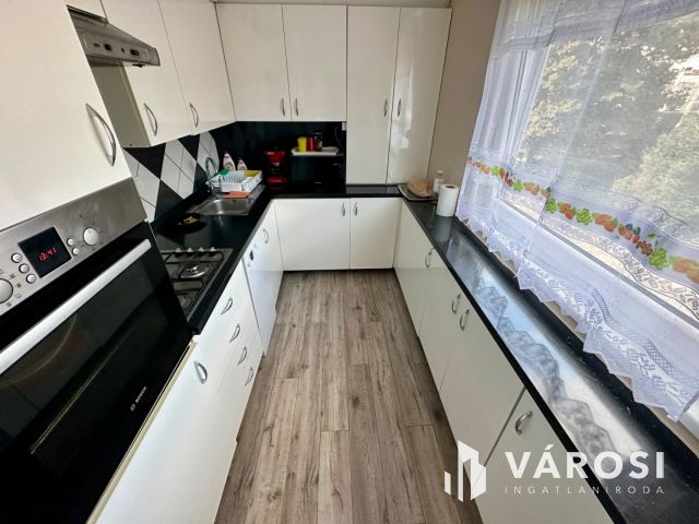 Gorkijon 1. emeleti, 1+2 félszobás, felújított lakás eladó!