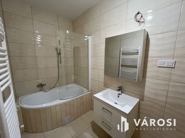 Debrecen mellett, 3 szoba nappalis kulcsrakész ház!