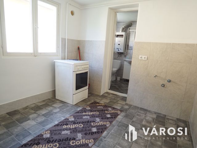 Miklósfán családi ház, szép nagy udvarral!