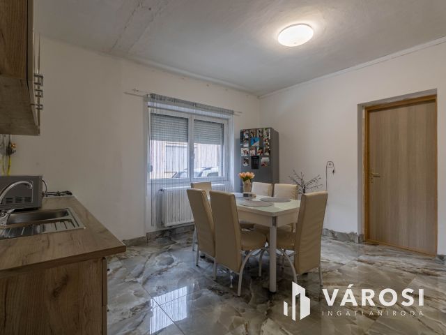 Tip-top kis ház békésen