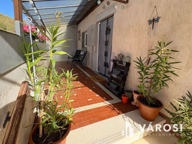 Beszterce közelében felújított ikerház eladó!