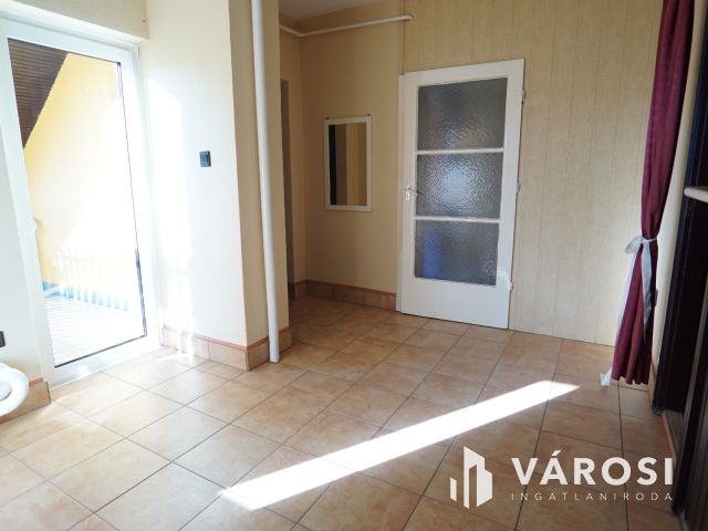 Kétgenerációs, folyamatosan karbantartott családi ház!