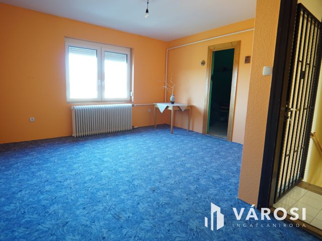 Kétgenerációs, folyamatosan karbantartott családi ház!