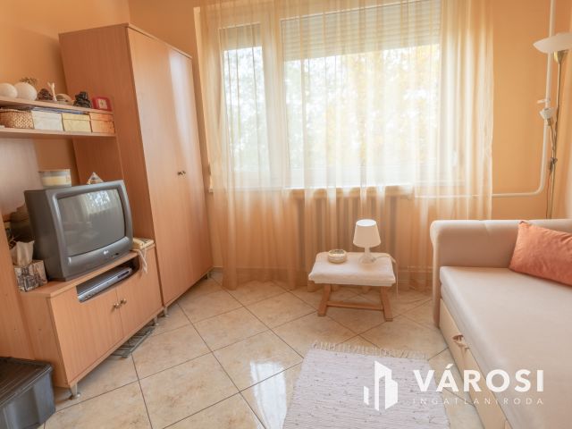 Mindenhez közel Újrókuson