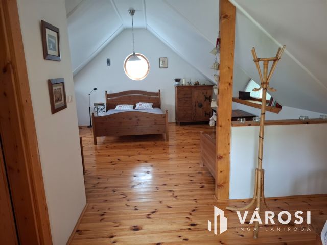 Badacsonyi nyaraló teljes és örök balatoni panorámával eladó