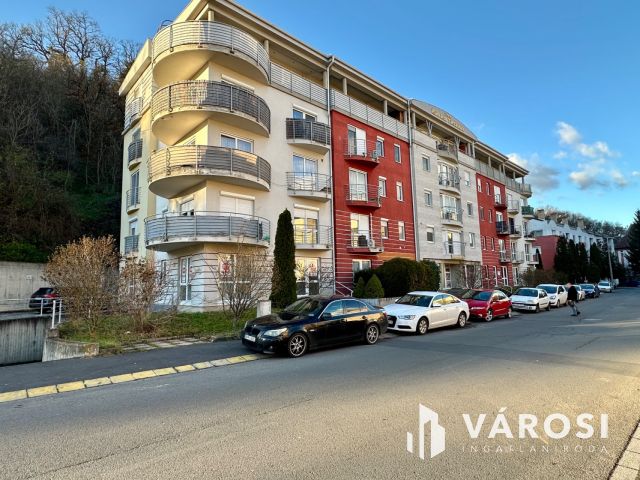 Kálvária társasházban luxuslakás eladó!