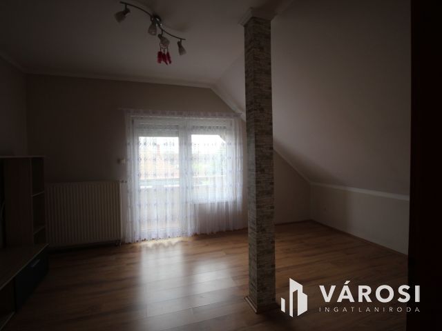 Tágas, jó állapotú ház Vönöckön