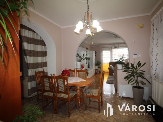 Tágas, jó állapotú ház Vönöckön