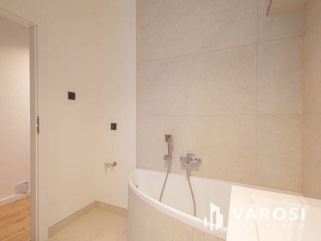 Belső kétszintes családi fészek Alsóvároson 2