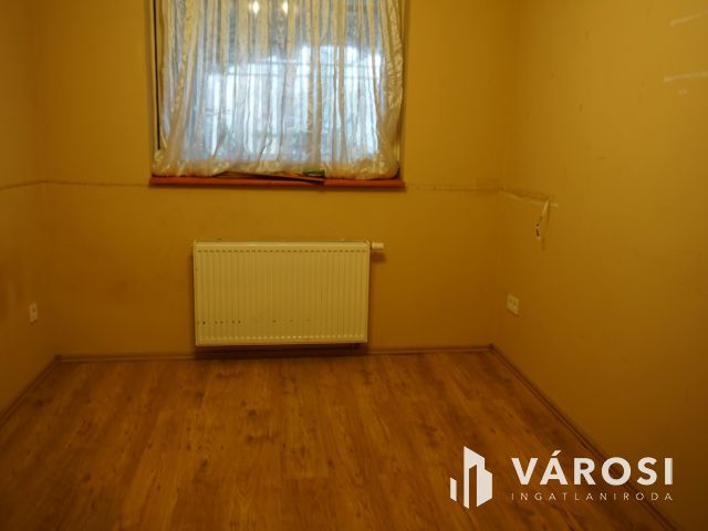 Tágas családi ház Csúcsban