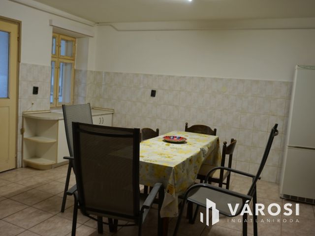 Tágas családi ház Csúcsban