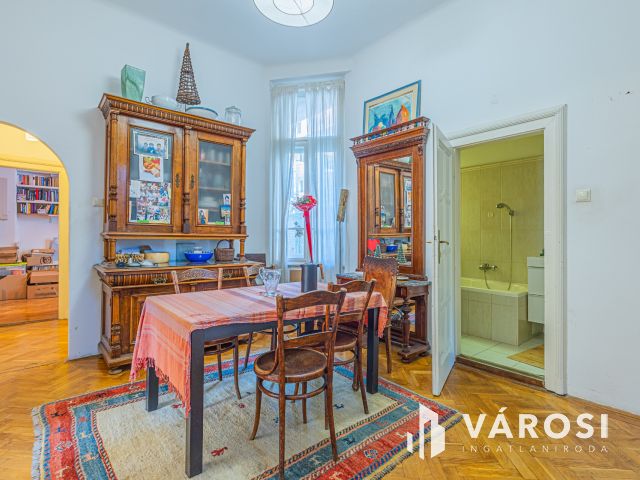 Gyönyörű nagypolgári lakás eladó