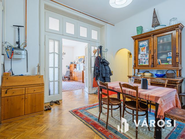 Gyönyörű nagypolgári lakás eladó