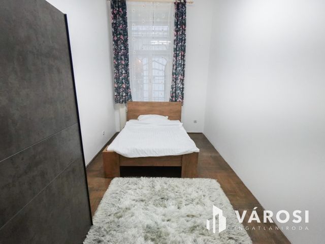 Sokoldalú lakás a Belvárosban!