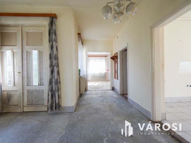 Felújítandó családi ház szenzációs településen!