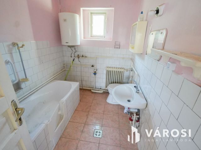 Felújítandó családi ház szenzációs településen!