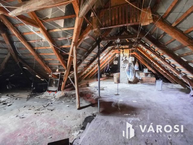 Felújítandó családi ház szenzációs településen!