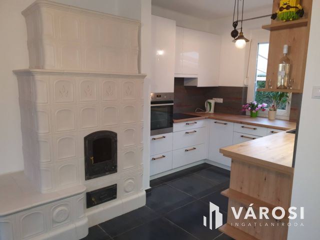 Kiváló, újszerű napelemes ikerfél Széplakon eladó