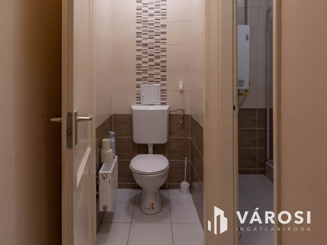 Eladó iroda Orosháza belvárosában