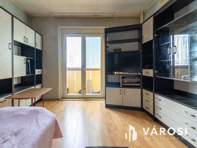 2 szoba+étkezős 60 m2-es lakás a József Attila lakótelepen!