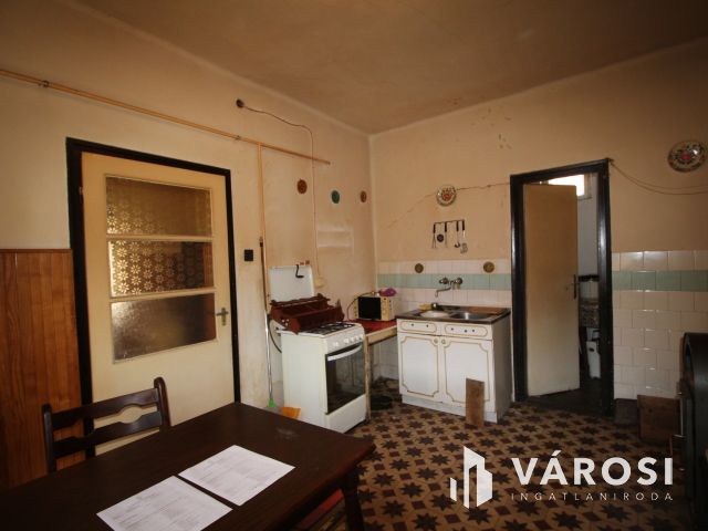 Jó adottságú ház a Sárvárhoz közeli Jákfán