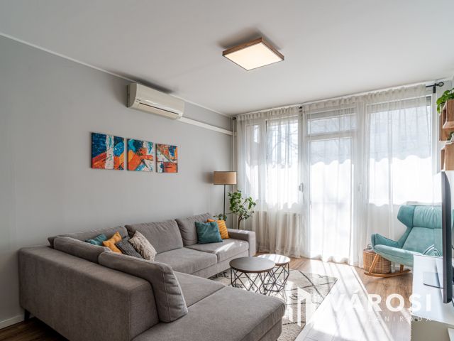 Csorba csííííík ..... (eladó panel lakás)