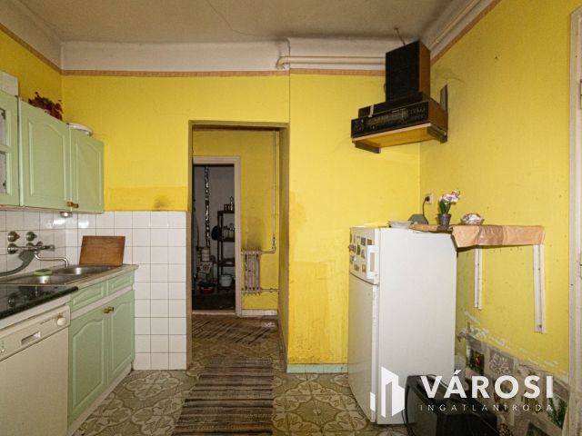 Sarkadkeresztúr csendes kis utcájában családiház eladó