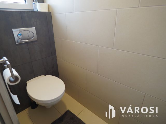 Fonyódligeten, felújított kis Nyaraló