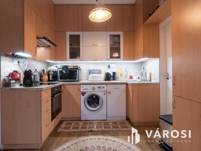 Két lakrészes családi ház Szabadifürdőn